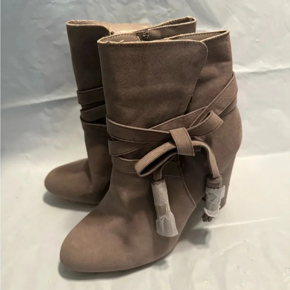 Just Fab Landry Bootie Never worn size 9 - Picture 2 of 9